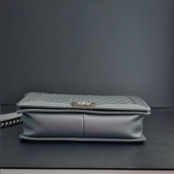 Authentic Pre-loved CHANEL 2014 Fall/Winter Boy Bag Dark Silver Large - Picture 6 of 16